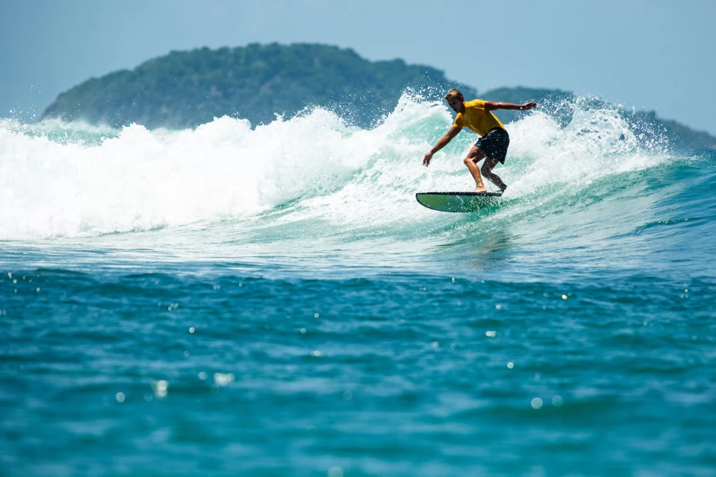 pantai plengkung banyuwangi