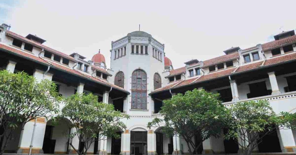 wisata lawang sewu