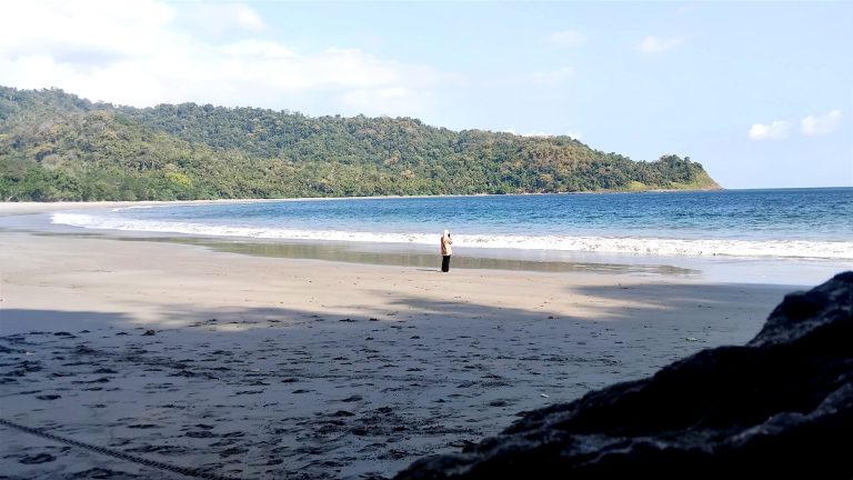 pantai nanggelan